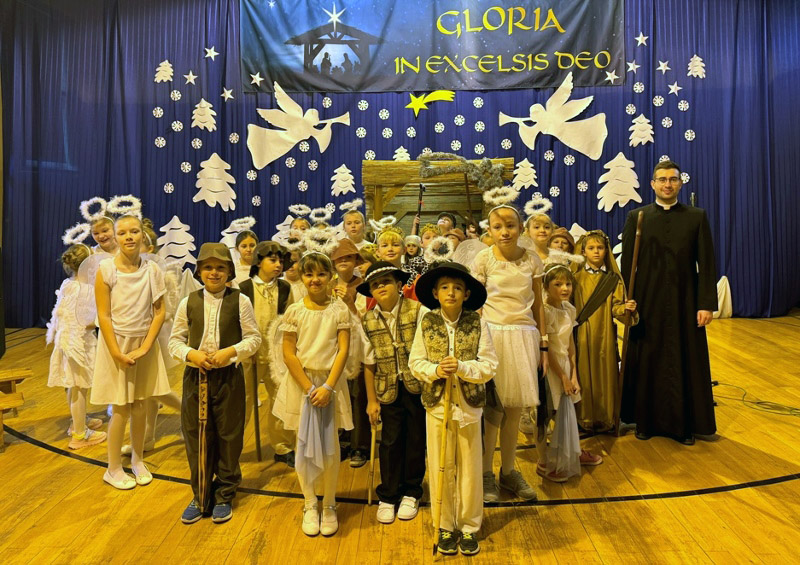 Uroczyste jasełka w strzegomskiej „trójce” [FOTO] 